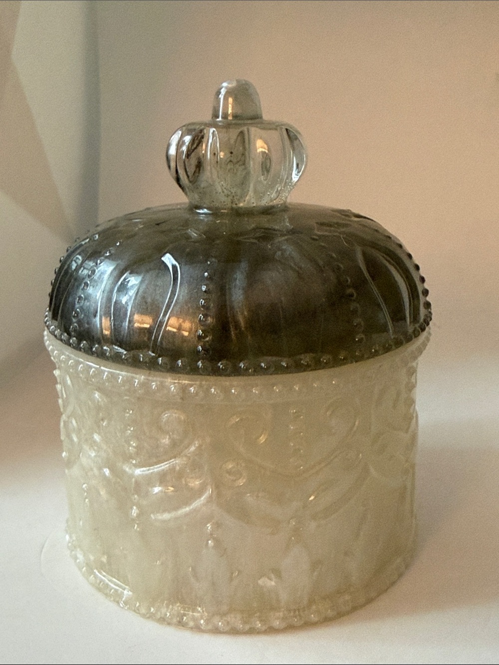 Decorative Cream Resin Trinket Box with Dark Olive Lid